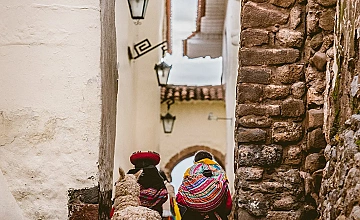 Calle 7 Culebras en Cusco (San Blas): callejon de piedra del centro historico