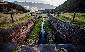 Pikillacta, Valle Sur de Cusco: corredor de piedra del sitio arqueológico