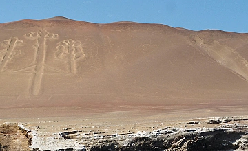 Candelabro de Paracas, geoglifo en la península de Paracas Peru