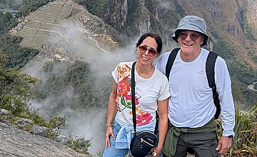 Huayna Picchu, Machu Picchu (Cusco): viajeros en el mirador con vista al valle